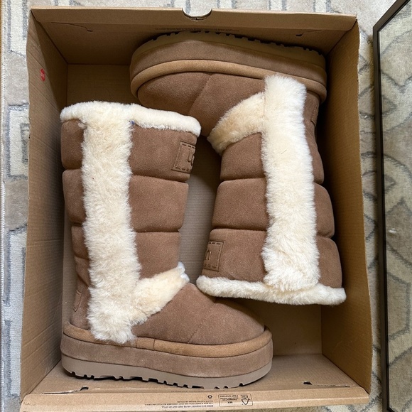 NEW UGG Women's Classic Chillapeak Tall Platform Boot Size 6 - Picture 14 of 16